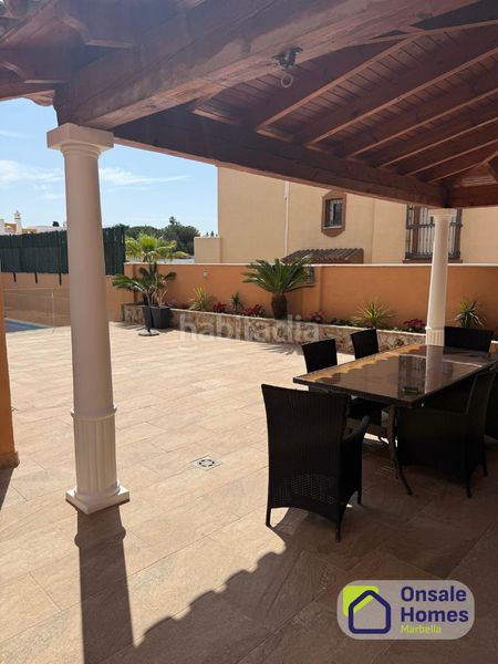 Foto b46a0f0a-507d-4b6c-a844-23078332b857. Casa a schiera con parcheggio piscina in Bello Horizonte - Lindasol Marbella