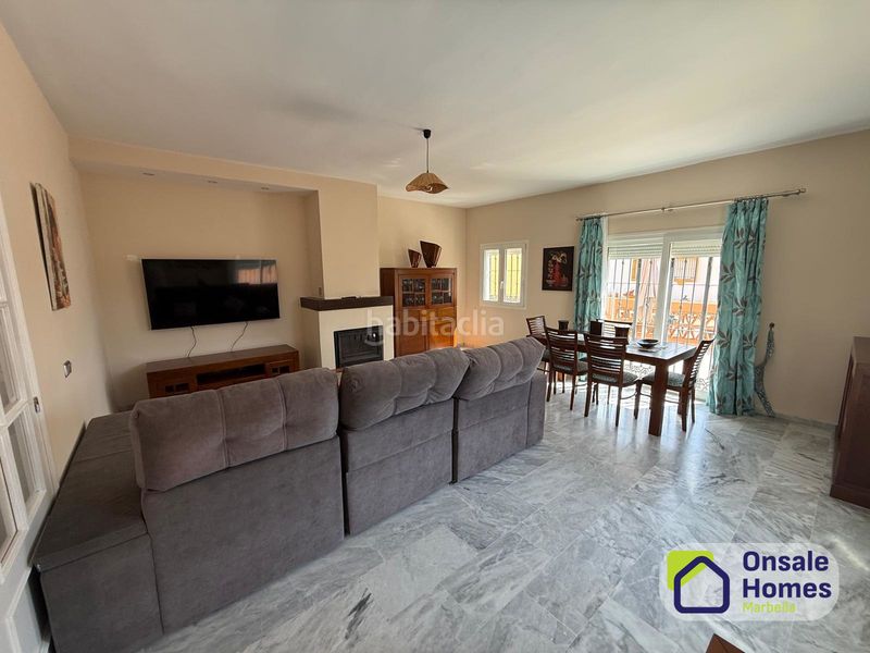 Foto d9c9a3a8-1aec-4821-a3f6-f600583b132b. Casa a schiera con parcheggio piscina in Bello Horizonte - Lindasol Marbella