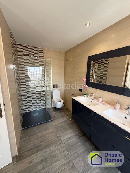 Foto f58436fc-1b78-41d6-b504-5bc72ef05c12. Casa a schiera con parcheggio piscina in Bello Horizonte - Lindasol Marbella