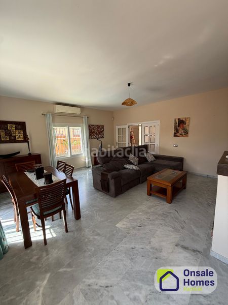 Foto f9805f9f-0312-4860-955c-496e92668bf0. Casa a schiera con parcheggio piscina in Bello Horizonte - Lindasol Marbella