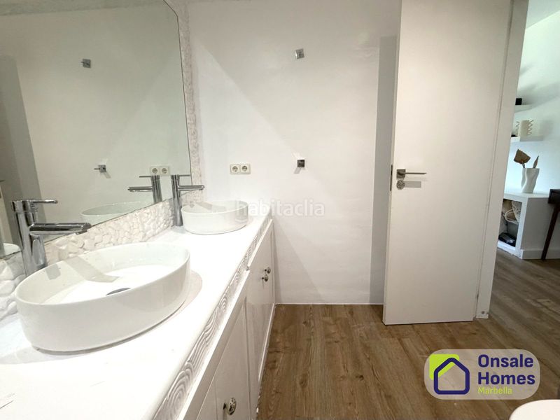 Foto 7ca82231-2ba8-4276-989d-2b80420d9750. Planta baixa amb xemeneia piscina a Nagüeles Alto Marbella