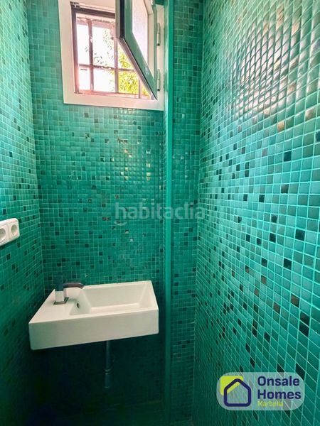 Foto e0ef0394-d4da-4d38-92e1-e06b3dc136f4. Planta baixa amb xemeneia piscina a Nagüeles Alto Marbella