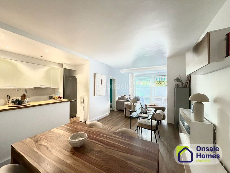 Foto e4c125e5-2252-4212-af1e-cf41bce30eb6. Planta baixa amb xemeneia piscina a Nagüeles Alto Marbella