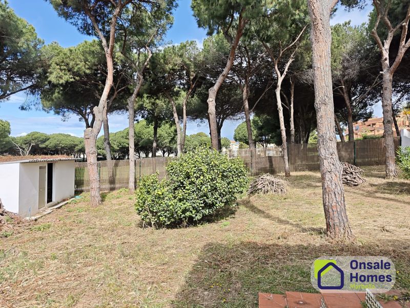 Foto 2769f95f-3615-449d-a4b6-e3355d0324c0. Xalet amb aparcament a Cabopino - Artola Marbella