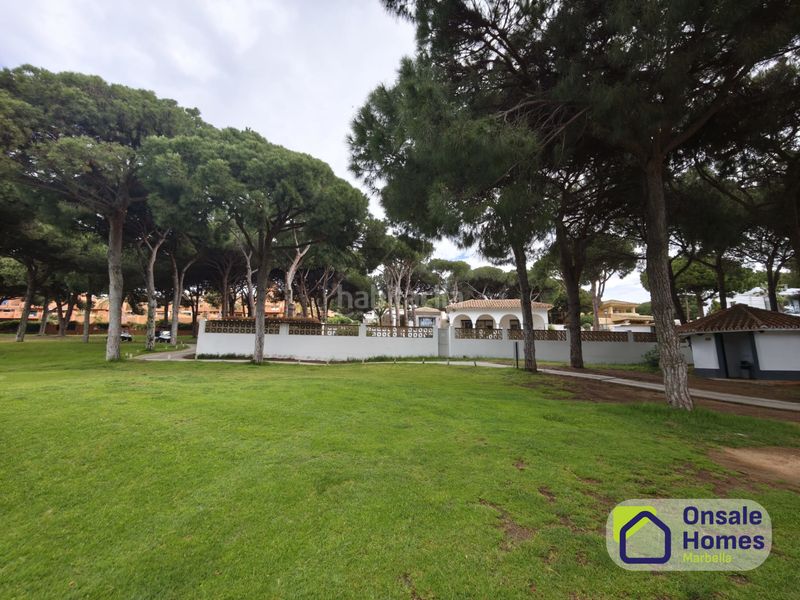 Foto 718e8496-6fd4-406e-9fe8-b0a09caf5177. Xalet amb aparcament a Cabopino - Artola Marbella