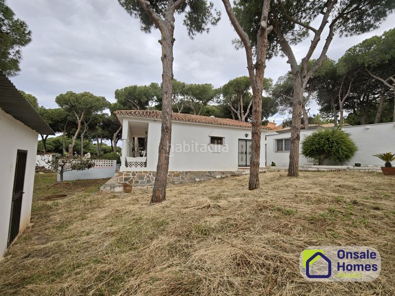 Foto 7be8647c-d02a-42d2-ab46-daf10a96148f. Xalet amb aparcament a Cabopino - Artola Marbella