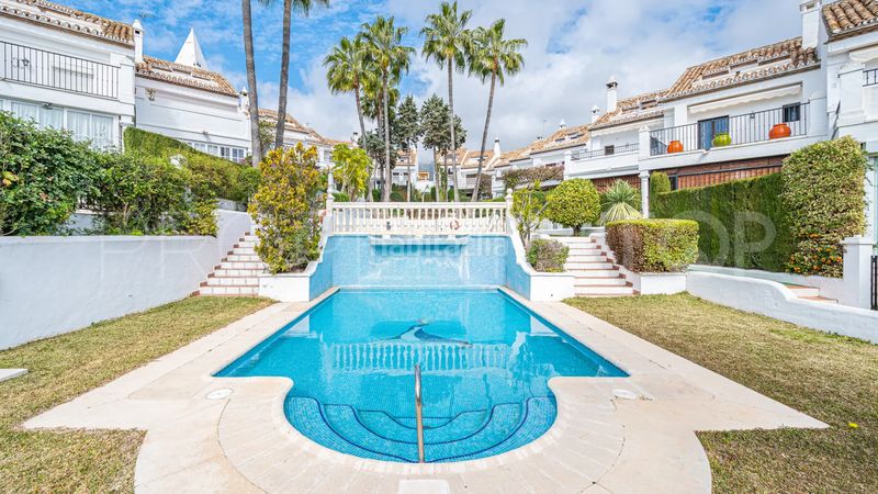 Foto 80010340-2531-4151-bacd-3c0b164c2f08. Maison jumelée dans urbanizacion montepiedra 4e dans Marbella