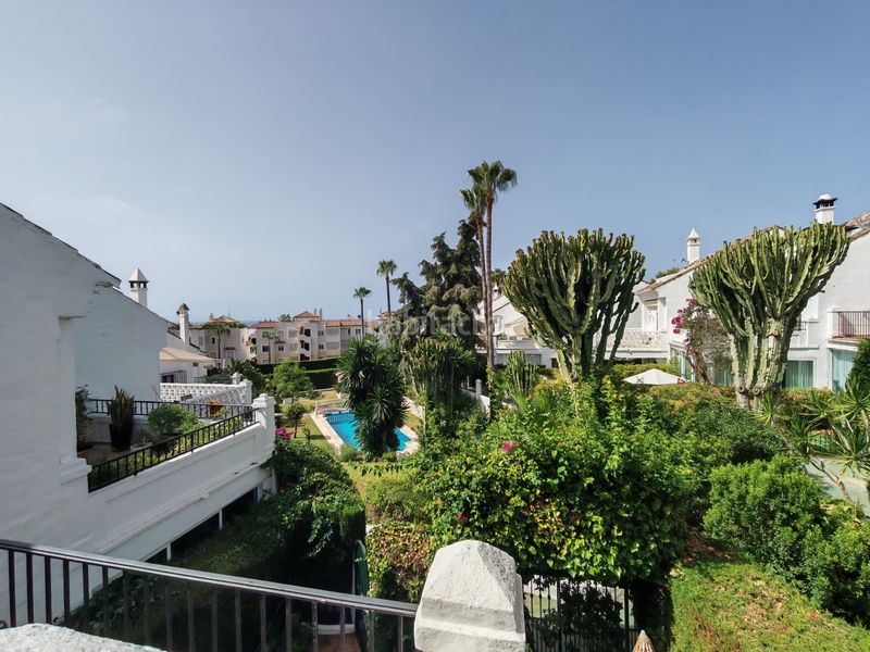 Foto e346fe83-bcec-493b-acd7-ba43a398aa80. Maison jumelée dans urbanizacion montepiedra 4e dans Marbella