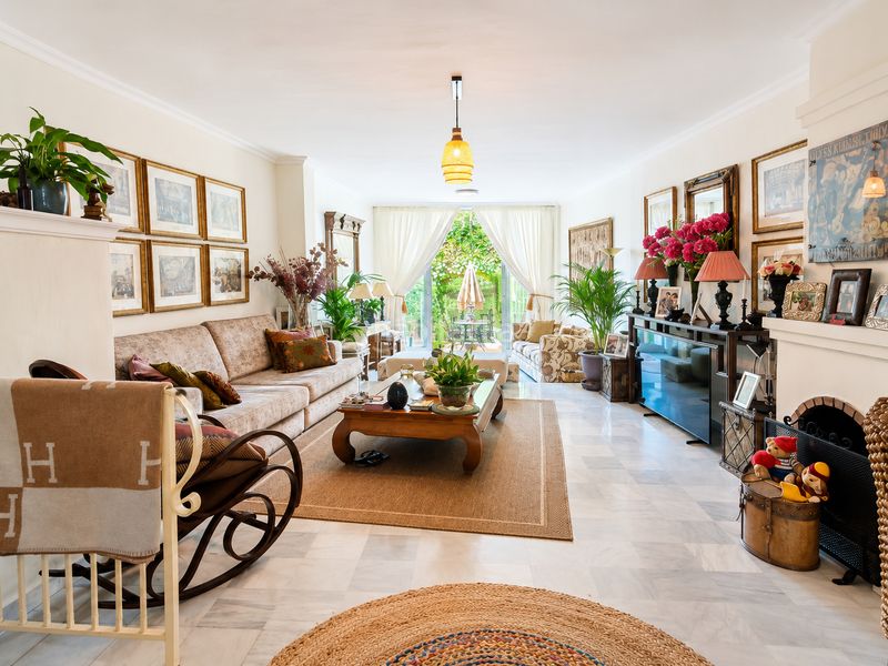 Foto e385f910-a728-49bd-8ce9-31850ce65810. Maison jumelée dans urbanizacion montepiedra 4e dans Marbella