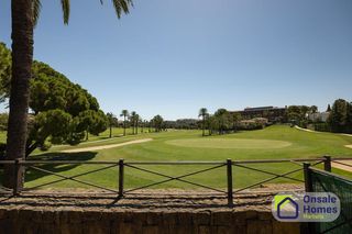 Maison jumelée à Camino de la granadilla 41. Exclusiva casa pareada con jardín privado