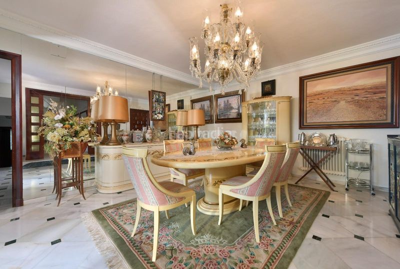 Foto 07b191d6-65bc-4785-aa89-2b5bb6dca7ad. Chalet en paseo de las magnolias 8 amplia villa con piscina y gran potencial cerca del centro en Marbella