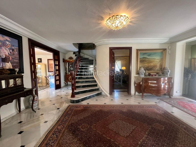 Foto 27b1db10-1a66-43a3-9500-de22bbcecdc7. Chalet en paseo de las magnolias 8 amplia villa con piscina y gran potencial cerca del centro en Marbella