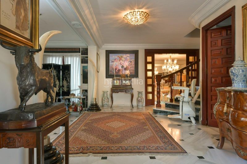 Foto 2f953794-72c4-46aa-a44e-32c7145bf726. Chalet en paseo de las magnolias 8 amplia villa con piscina y gran potencial cerca del centro en Marbella