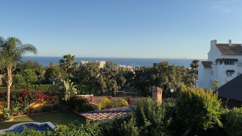 Foto 44bac00e-d78b-498f-8969-a7751d82a397. Chalet en paseo de las magnolias 8 amplia villa con piscina y gran potencial cerca del centro en Marbella