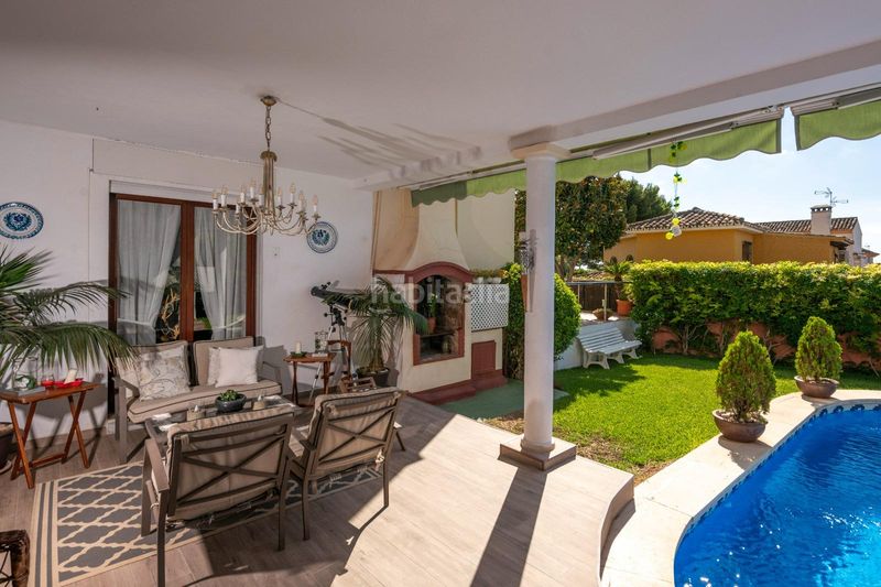 Foto 4ef31eab-02c9-47d0-8c2d-dd4584d546dd. Chalet en paseo de las magnolias 8 amplia villa con piscina y gran potencial cerca del centro en Marbella