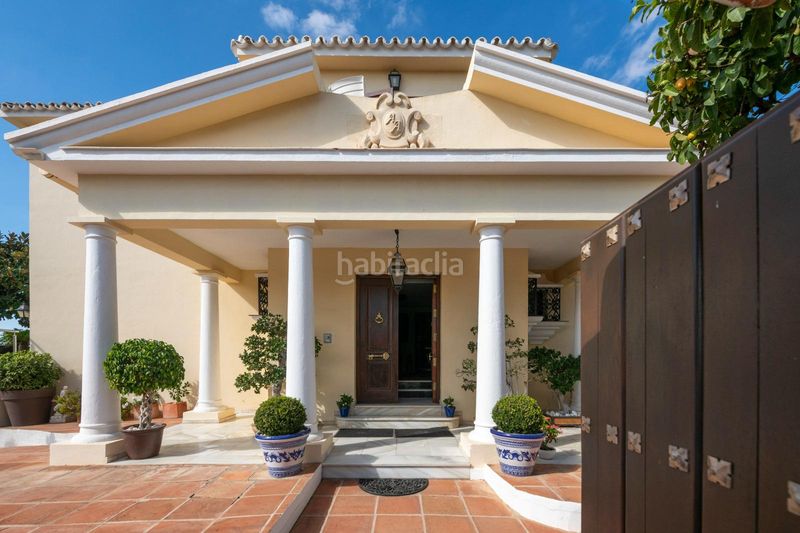 Foto 7941ee7e-9a06-4aa6-91b6-788b13d9232f. Chalet en paseo de las magnolias 8 amplia villa con piscina y gran potencial cerca del centro en Marbella