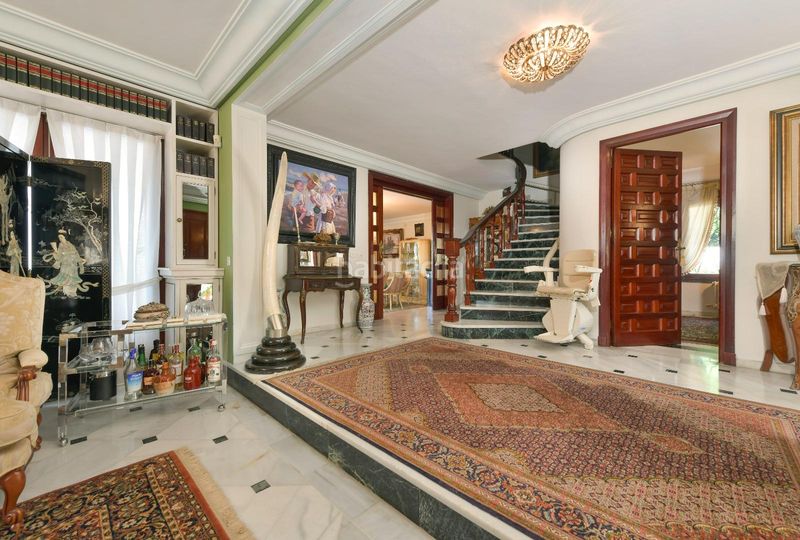 Foto a95959ec-aedb-4be8-8604-31084068830f. Chalet en paseo de las magnolias 8 amplia villa con piscina y gran potencial cerca del centro en Marbella