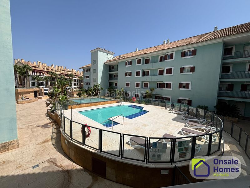 Foto 57dd4047-cfce-42ab-b6c3-9e6b0b18360f. Pis amb piscina a puerto de Sotogrande-la marina Sotogrande