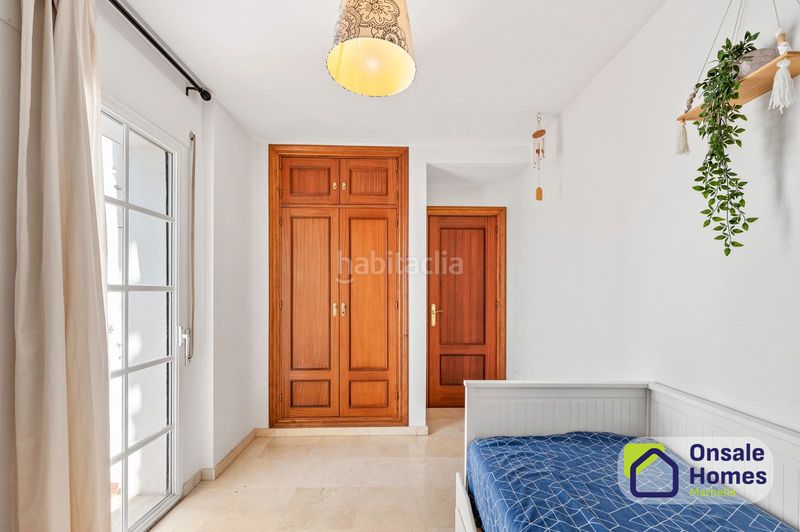Foto 5b492f33-854d-4b70-b1ee-da990cb85daf. Casa adossada amb xemeneia piscina a Torrecilla - La Cañada Marbella