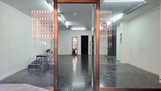 Local Comercial en Carrer d'Antoni Maura 8