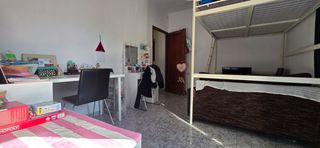 Casa adossada a Poble Nou. Casa en venta ideal para dos familias.