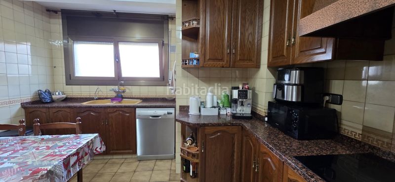 Foto 362ed57f-05a9-4cc6-8db3-7a7dce8d654b. Pis amb xemeneia calefacció a La Maurina Terrassa