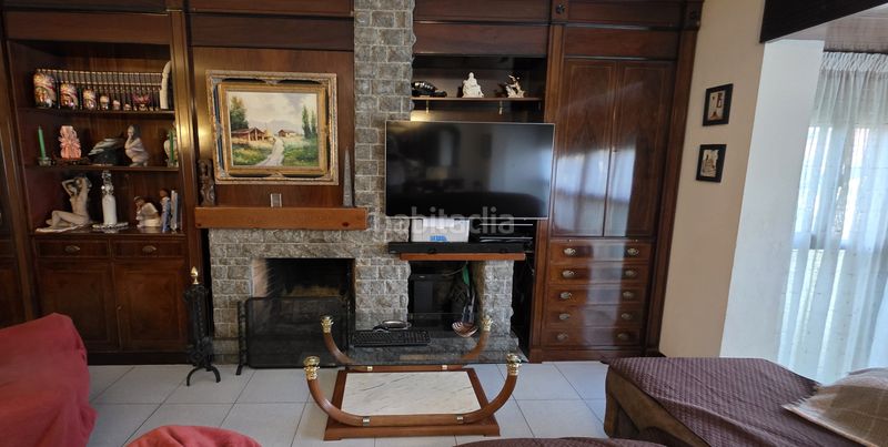 Foto 999e8688-ad37-4b67-a97b-dff42b8e6aa4. Pis amb xemeneia calefacció a La Maurina Terrassa