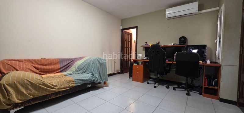 Foto be856de8-2a04-4cf4-b5ed-713e481419f2. Pis amb xemeneia calefacció a La Maurina Terrassa