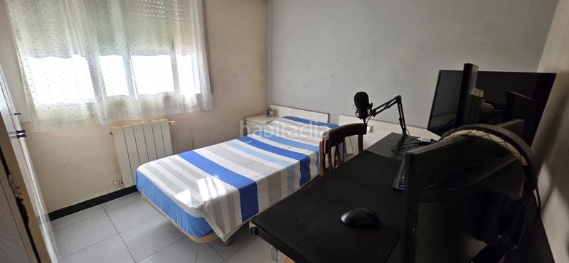 Foto c8edebb3-a2ca-4acd-bdb0-3fb3cdd67095. Pis amb xemeneia calefacció a La Maurina Terrassa