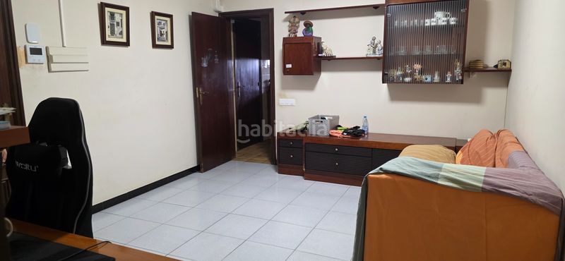 Foto eb4b9bf9-6898-4448-b9e2-c31941aa4bb1. Pis amb xemeneia calefacció a La Maurina Terrassa