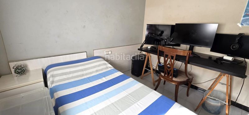 Foto edee323c-9cf3-4b9f-952f-d2f294e4409f. Pis amb xemeneia calefacció a La Maurina Terrassa