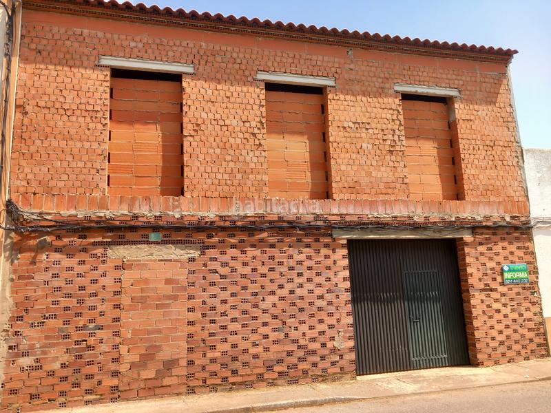 Foto a45961d3-a0f7-40fd-900a-2d9d4c8166ba. Casa adossada a calle brocense 7 a Talavera la Real