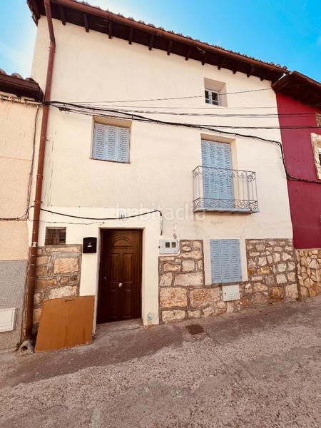 Foto b5f247f0-184d-4437-a0af-dcb107660c89. Casa se vende casa baja de pueblo en Torrelaguna