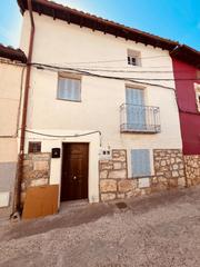 Casa en Torrelaguna. Se vende casa baja de pueblo