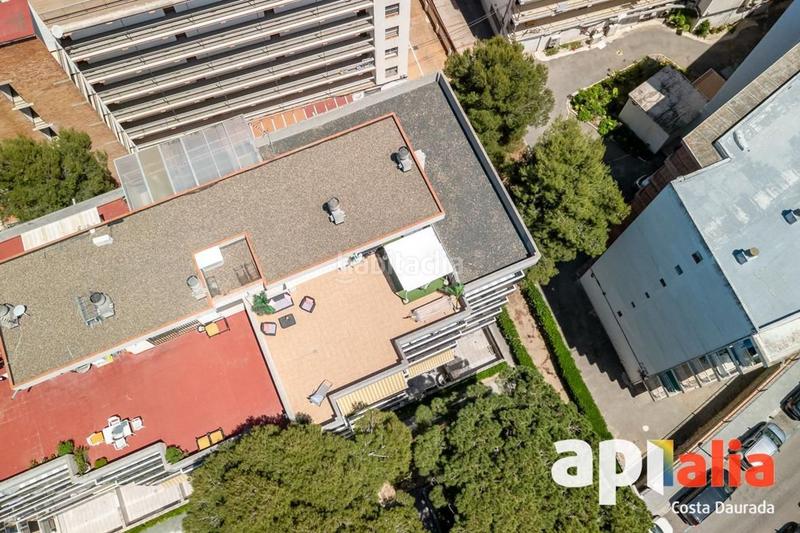 Foto 5bb3ee94-6208-4ed9-b57b-d9910639b2aa. Piso en montblanc 15 ático con terraza, piscina y licencia en Salou