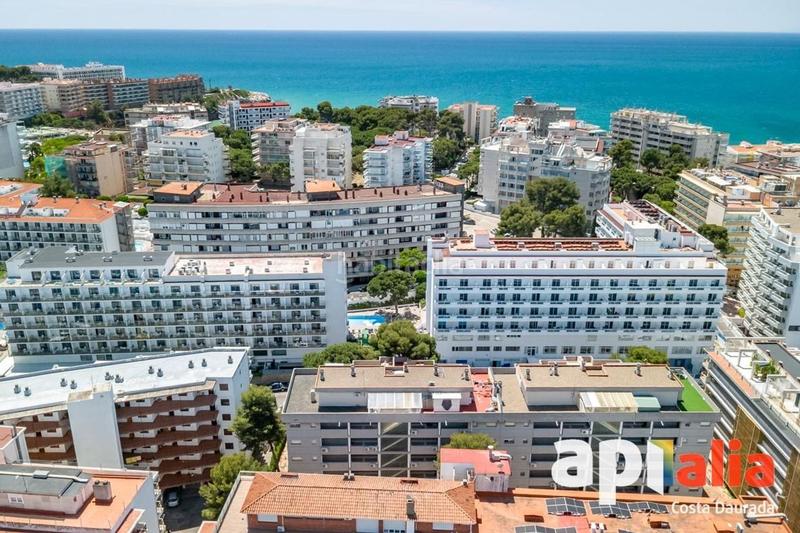 Foto 8b47a55a-5f9c-42d9-9335-a1cea09e0619. Piso en montblanc 15 ático con terraza, piscina y licencia en Salou