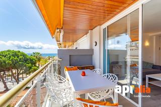 Etagenwohnung in Miramar 10. Apartamento reformado con vistas al mar en salou