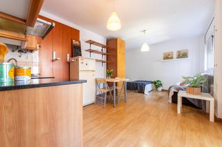 Appartement in Pere martell 39. Loft con encanto y balcn en pere martell