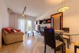Piso en Ramon i cajal 55. Piso con vistas al parque san rafael  3 habitaciones