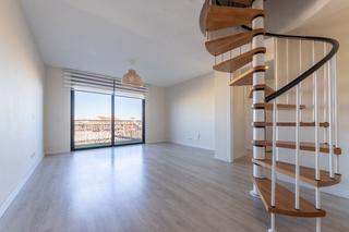 Affitto Appartamento in Marina 59. Dúplex de alquiler con terrazas y piscina en la canonja