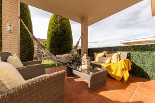 Casa adossada a Pallaresos (Els). Casa con encanto en jardins dimperi, els pallaresos.