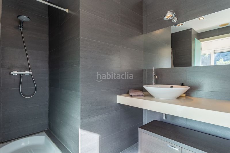 Foto 1a999466-aa12-4d53-b286-470fb29d4bc4. Casa amb aparcament piscina a Vallirana