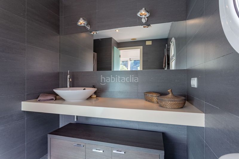 Foto d9d5289f-7a14-41c0-b628-f9b3a76f33bd. Casa amb aparcament piscina a Vallirana