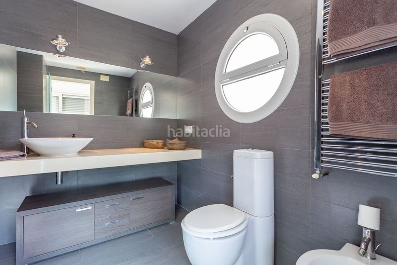 Foto dae1d400-1ac2-4608-b7ff-fe884c59c5cb. Casa amb aparcament piscina a Vallirana