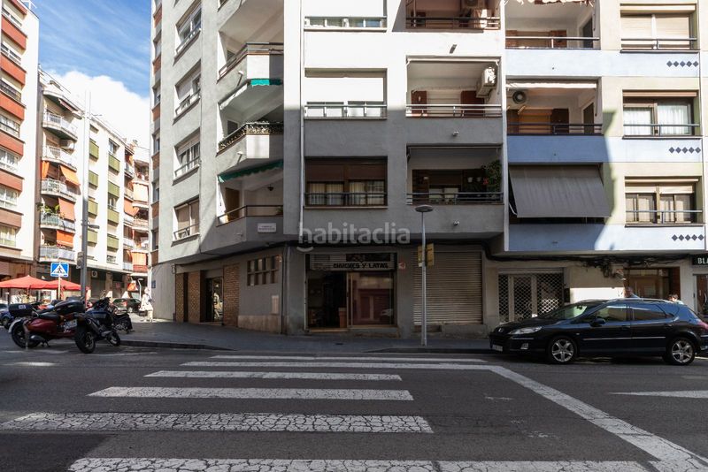 Foto bb3ef0b5-e803-4c9e-899e-5f26f9ef2cd3. Local comercial a Nou Eixample Sud Tarragona
