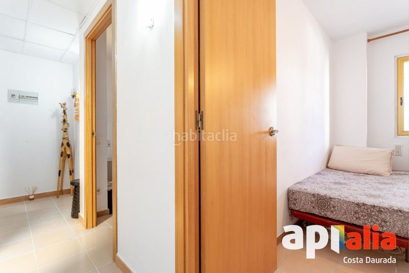 Foto f59fd667-5a6e-4678-828c-1053de25ecc2. Pis amb piscina a Mar i Camp - Platja dels Capellans Salou