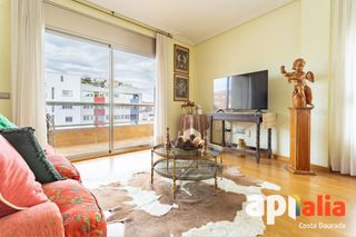 Pis  Llosa de la. Espacio y piscina para vivir cambrils