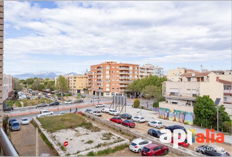 Foto b77bd937-4da0-456d-9b65-b7a7b7d516fa. Pis amb aparcament piscina a Port - Horta de Santa Maria Cambrils
