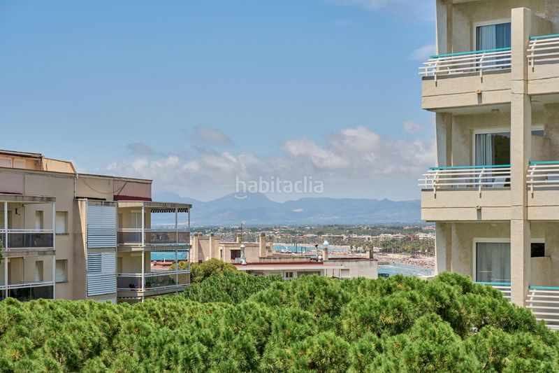 Foto 4e4bde7f-78fe-44de-b56f-b8c75059da0b. Pis a penedes del 6 a Mar i Camp - Platja dels Capellans Salou