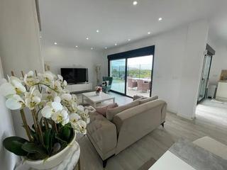 Xalet  Carrer orqudia. ?? vivienda moderna con piscina privada en alfaz del pi ??